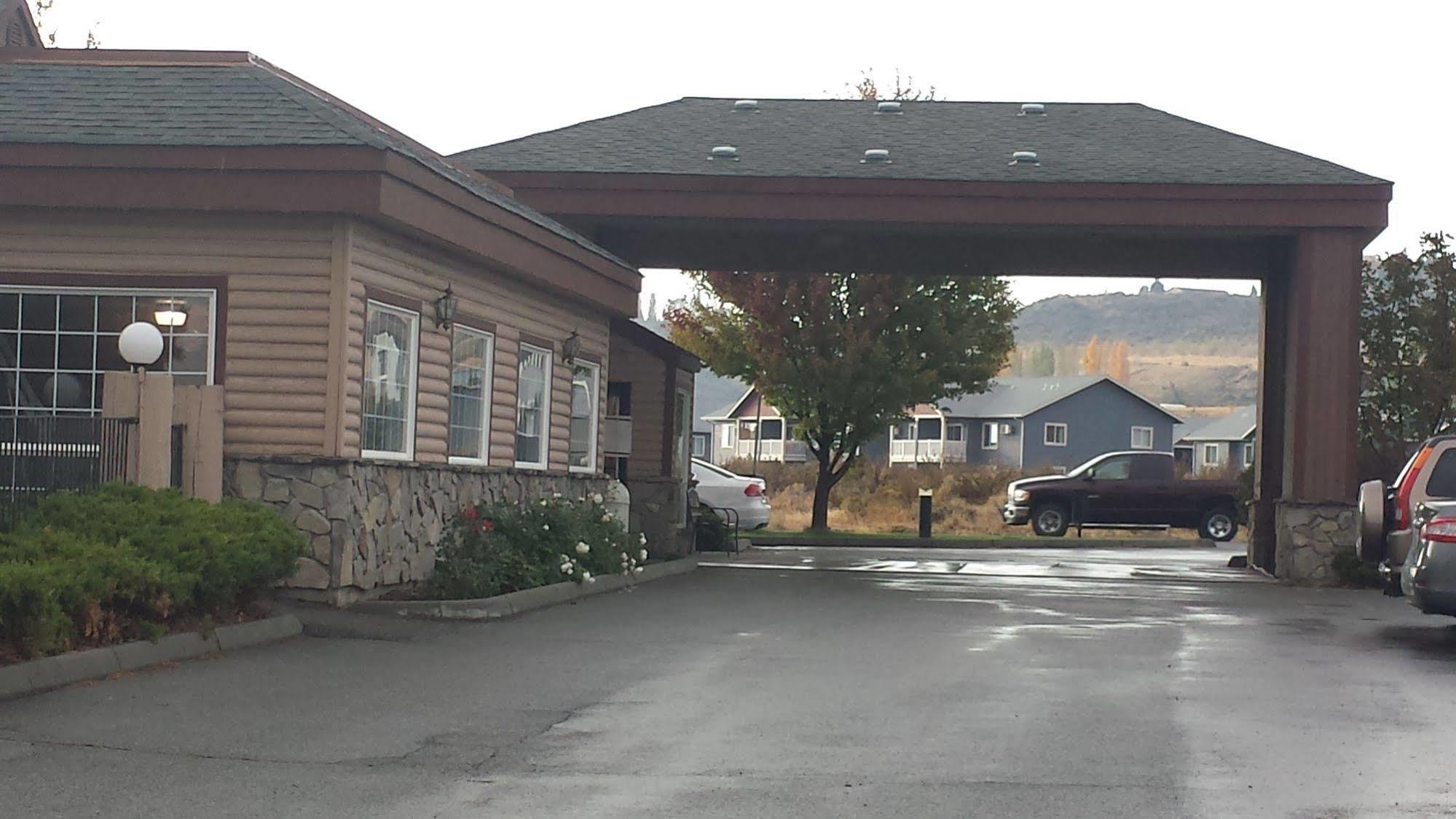 Omak Inn Extérieur photo